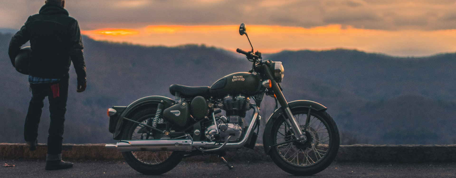 Classic 500 Battle Green Timeless styling