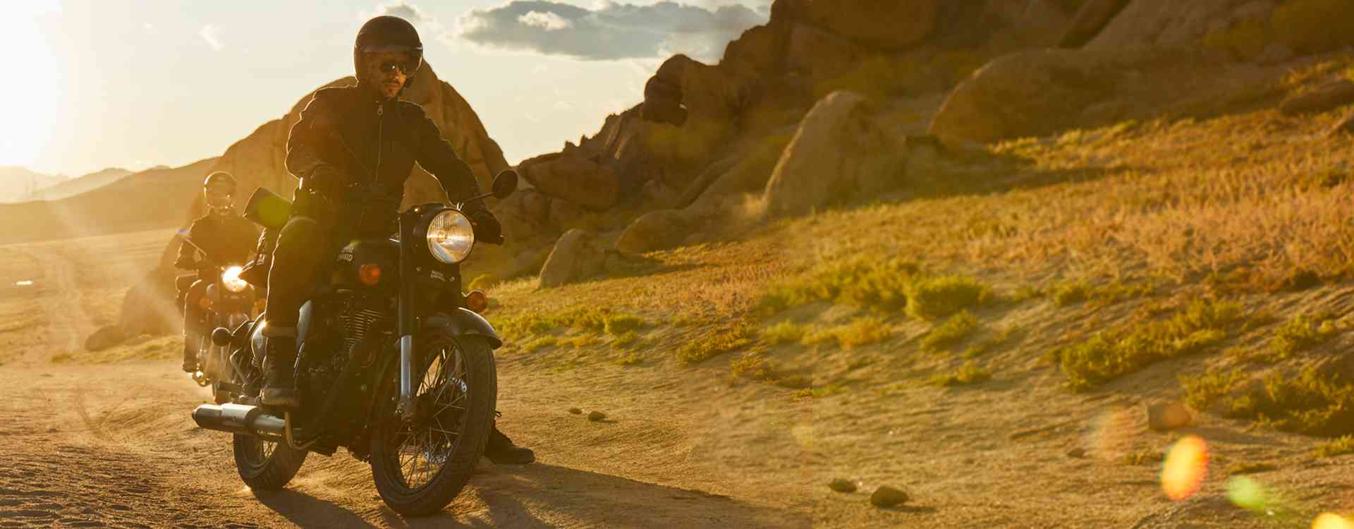 Classic 500 Stealth Timeless styling
